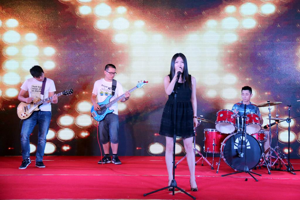穿越音乐(大学生创业孵化基地选送)